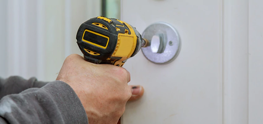 Street Locksmith For Smart Lock Repair in Florence-Graham, CA